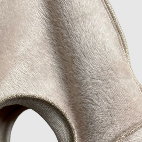 Welpenshirt mini in beige aus Alpenfleece Innenseite.